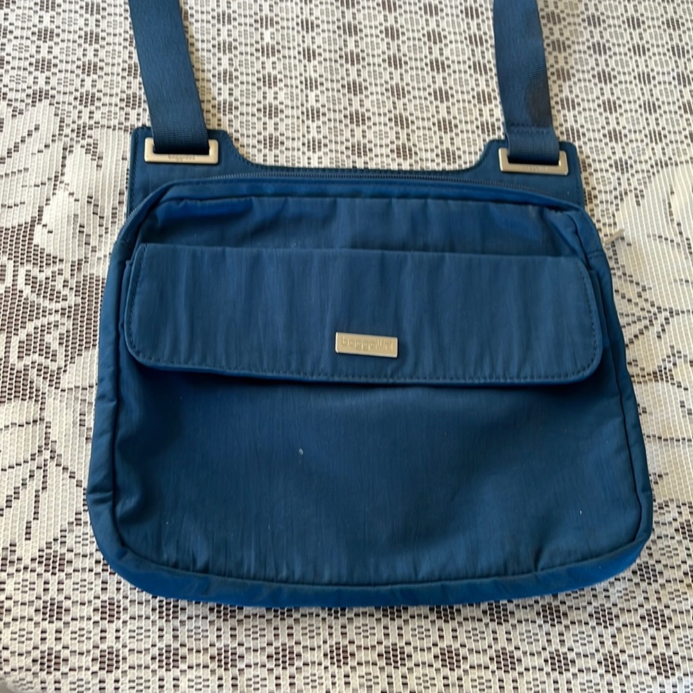 Baggallini shoulder bag